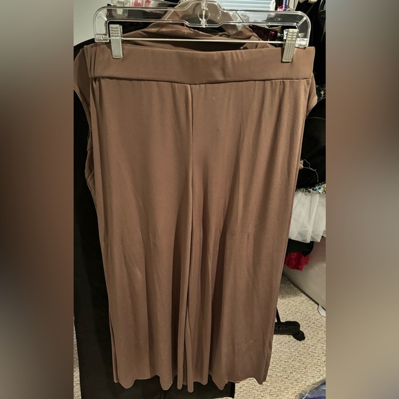 2 piece woman’s dance costume - Picture 3 of 5